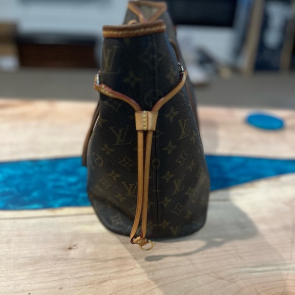 Authentic Louis Vuitton Neverfull MM - Picture 16 of 16